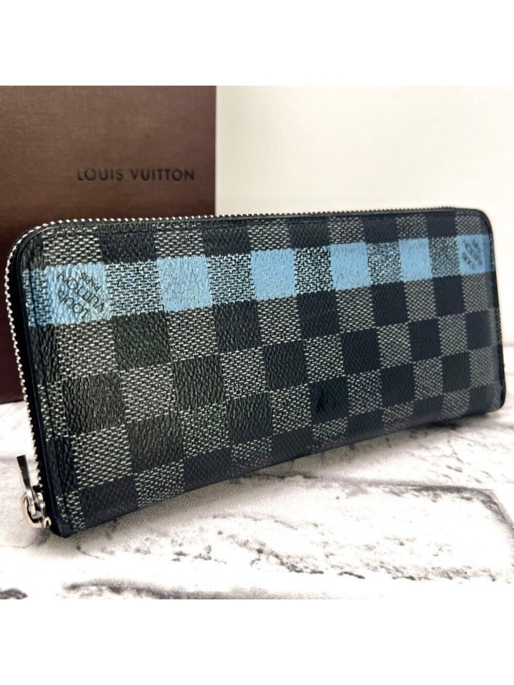 Louis Vuitton Damier Graffit Zippy Wallet Vertical